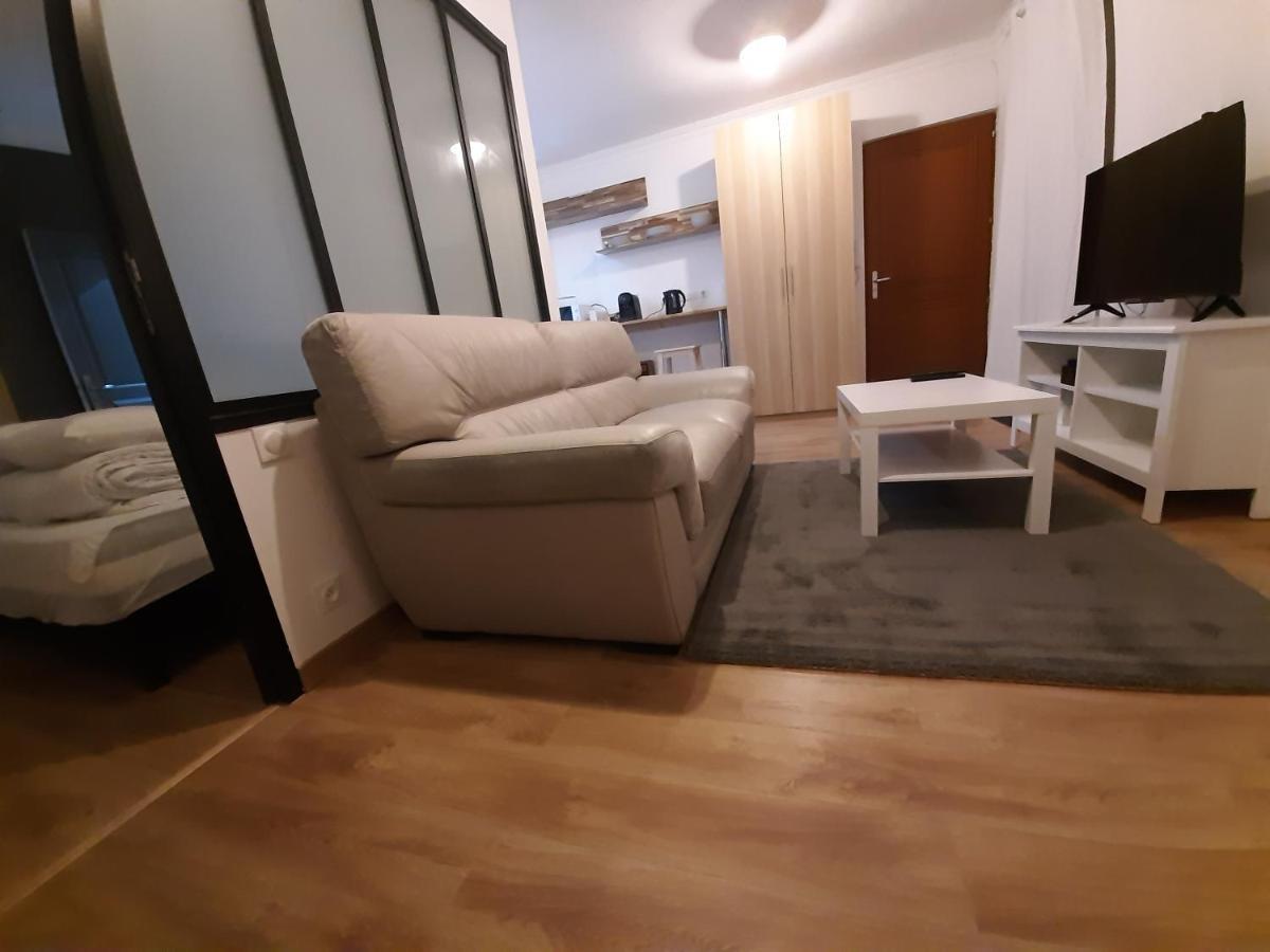 Appartement 2 Pieces, Proche Rer, Bus Et Chateau Rambouillet Exteriör bild